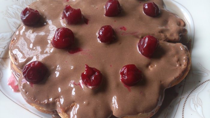 Торт из миндальных блинов с французским кремом