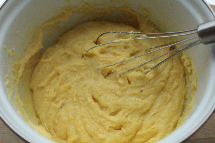 Чипсы из поленты с розмарином и пряной солью (для МариныL)