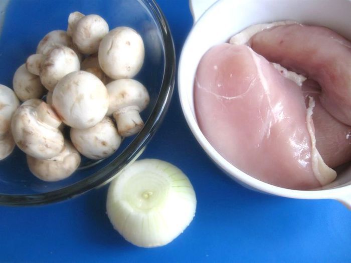 Террин  куриный с  грибами, оливками и зеленью