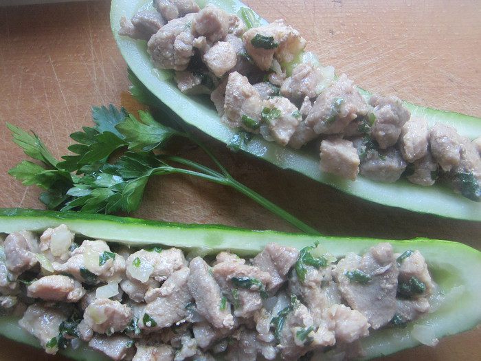 Огурчики, фаршированные по-французски