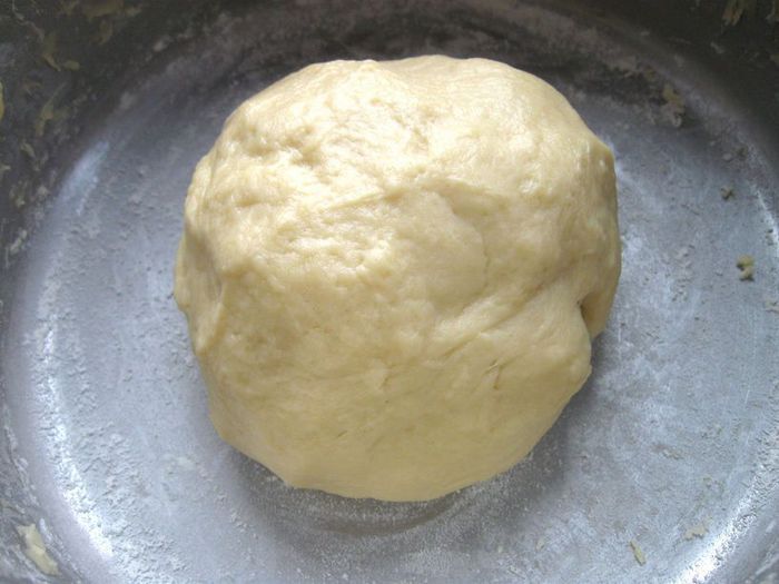 Пирог из заварного теста с грибами