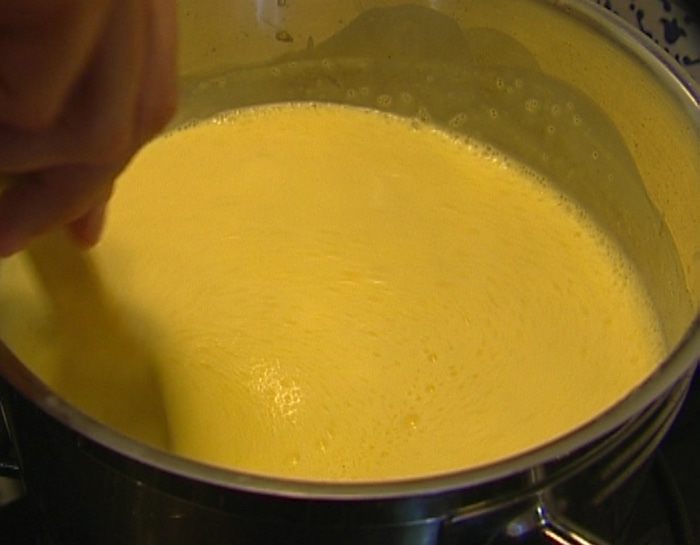 Йогуртовая панна котта с мандариновым соусом