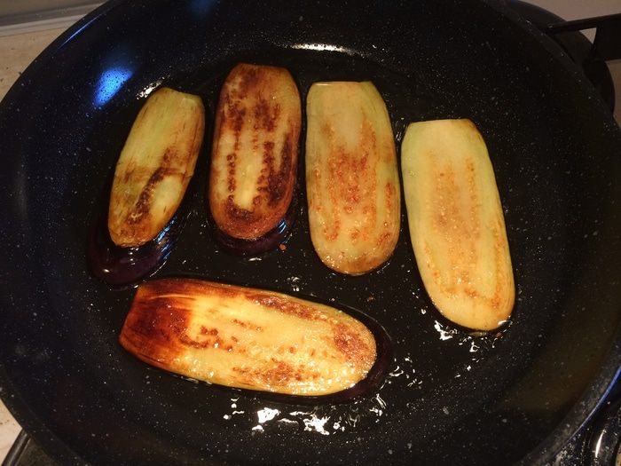 Баклажаны по-грузински с соусом сациви