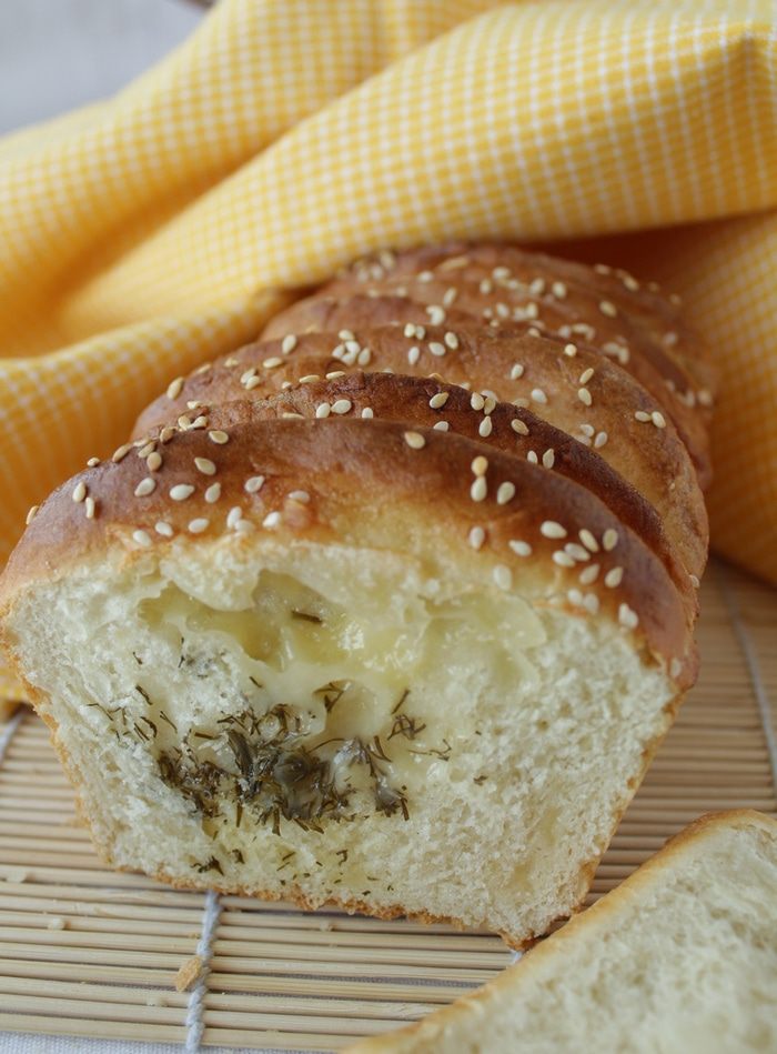 Хлеб с сыром и укропом