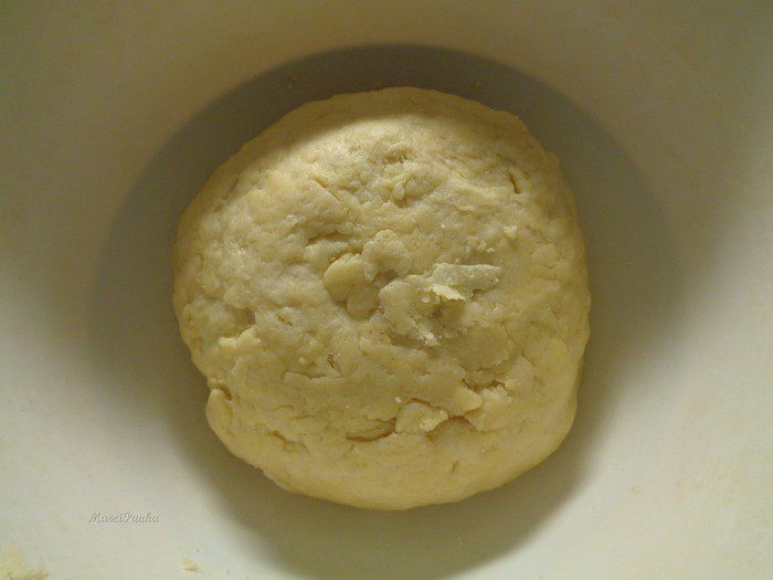 Фаршированные груши в воздушном тесте