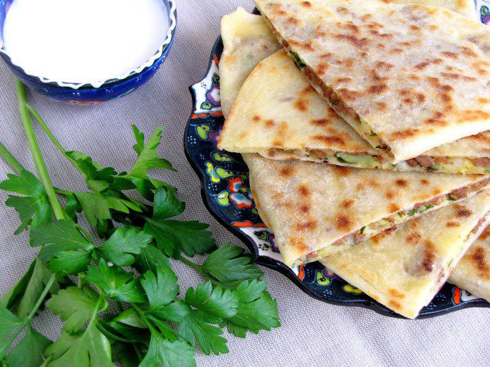 Лепешки &amp;quot;Гезлеме&amp;quot; с мясом и картошкой