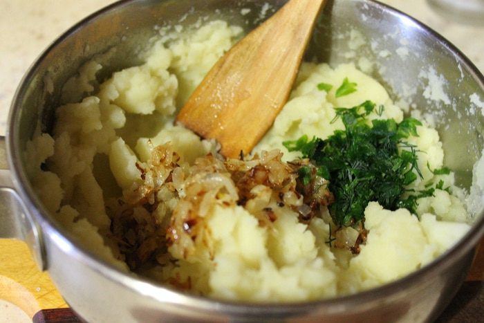 Картофельные рулетики в хамоне