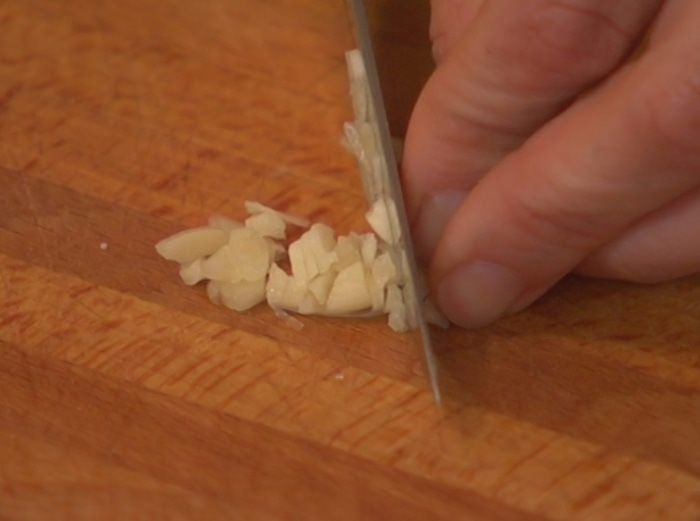 Паста с помидорами черри и красным песто 