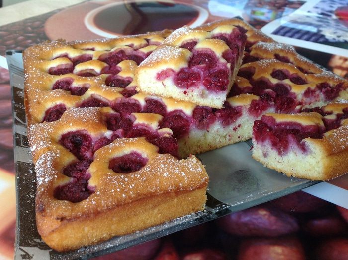 Пирог с малиной