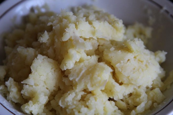 Ореховые рогалики из картофельного теста