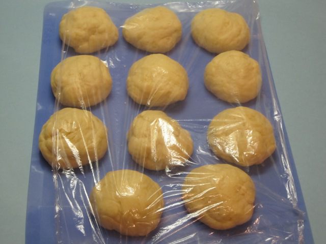 Булочки с начинкой из чернослива и яблок