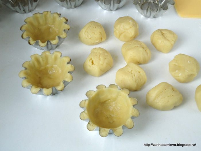 Корзинки с белковым кремом
