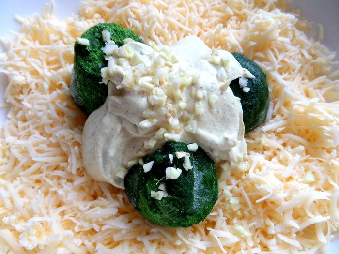 Хачапури со шпинатом и сыром