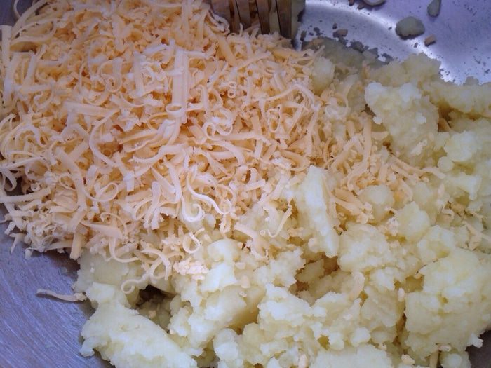 Картофельное печенье с сыром и прованскими травами