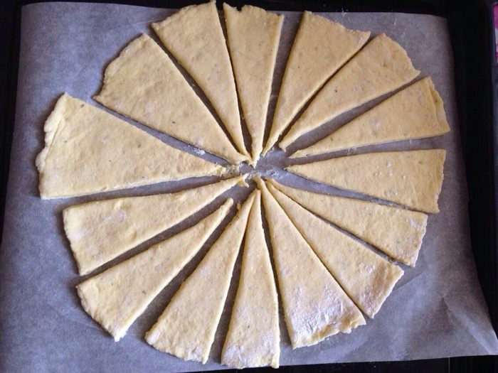 Картофельное печенье с сыром и прованскими травами