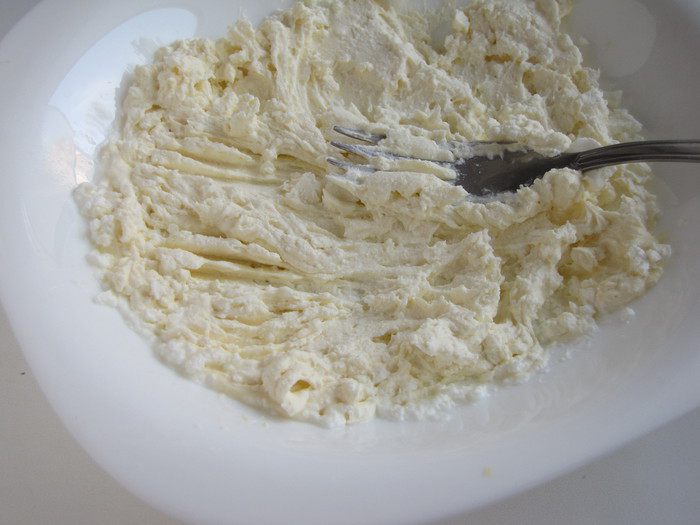 Лепешка с моцареллой, фетой и орегано