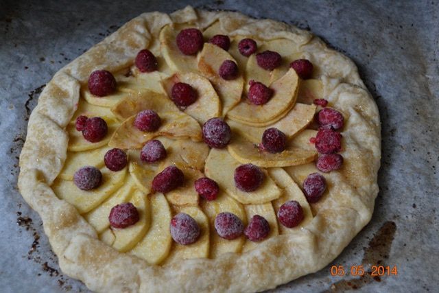  Галета с яблоками и малиной