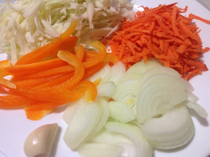 Блинные спринг роллы с курицей и овощами