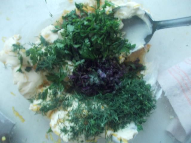 Молодой картофель с лимонно-зеленым маслом