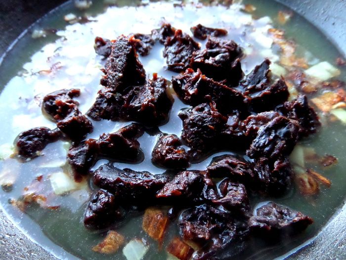 Сливочный соус с черносливом