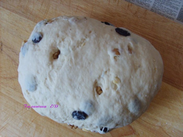 Хлебушек с изюмом, орехами и корицей