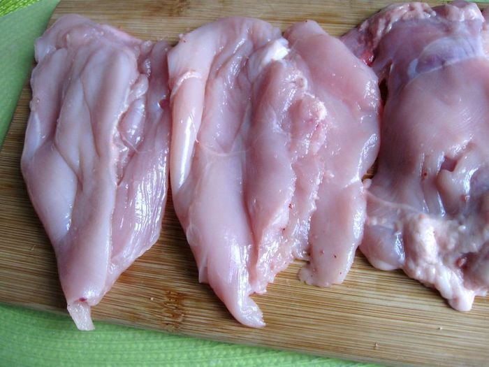 Куриные рулетики с сырным соусом
