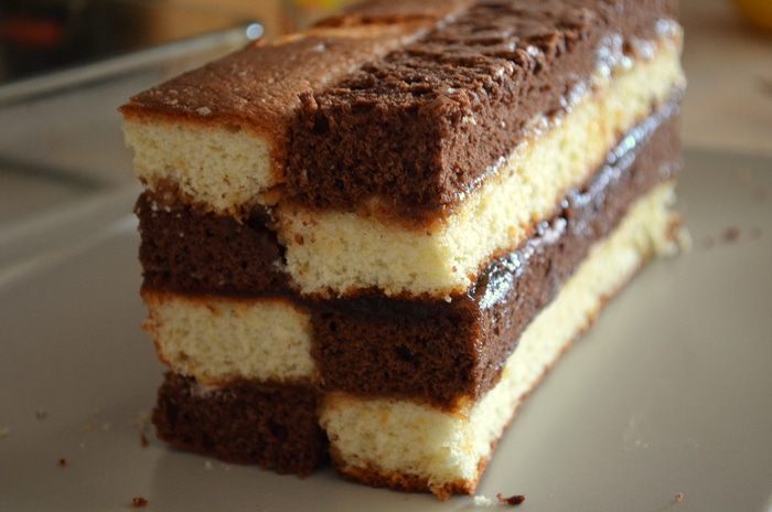 &amp;quot;Шахматный&amp;quot; бисквитный кекс