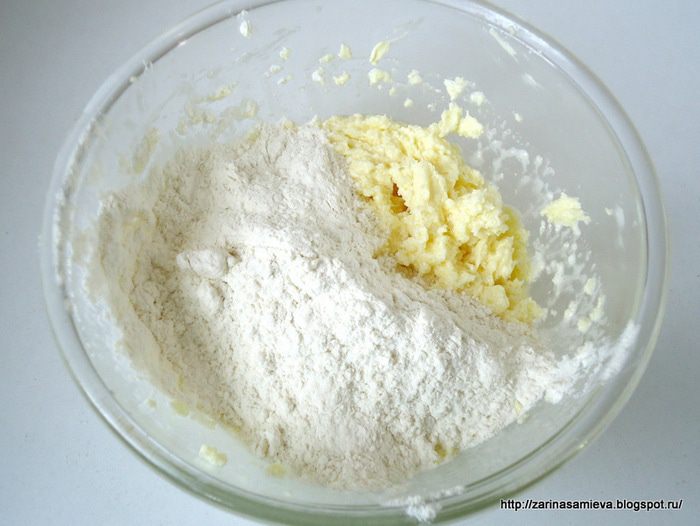 Корзинки с белковым кремом