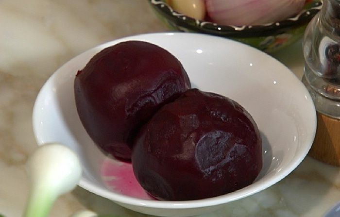 Оладьи из цукини, свеклы и феты 