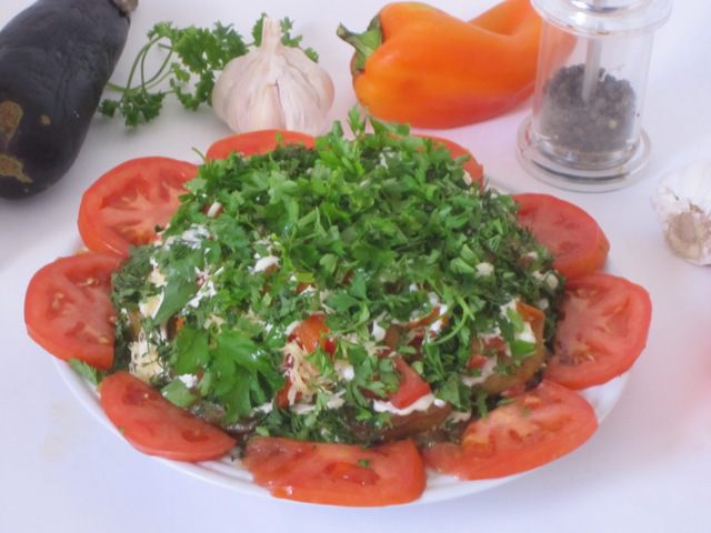 Салат из баклажанов с сыром