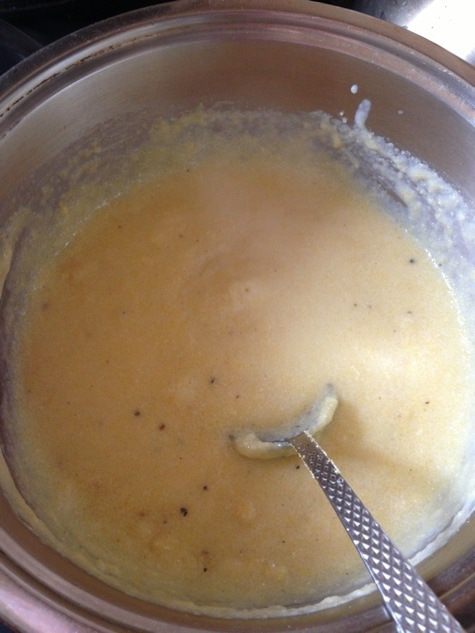 Закуска из поленты с козьим сыром и ароматными травами