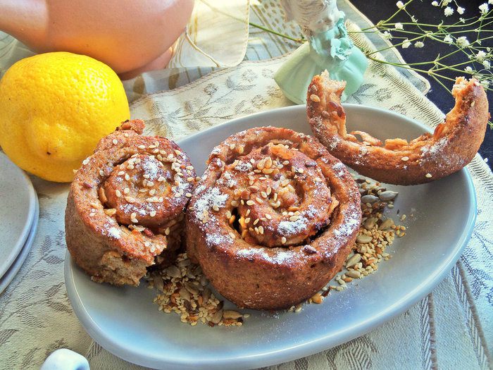 Булочки яблочные из полезной муки