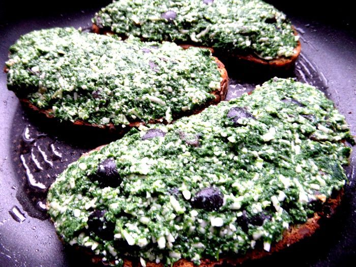 Горячая закуска со шпинатом и сыром