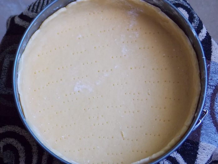 Пирог с черной смородиной