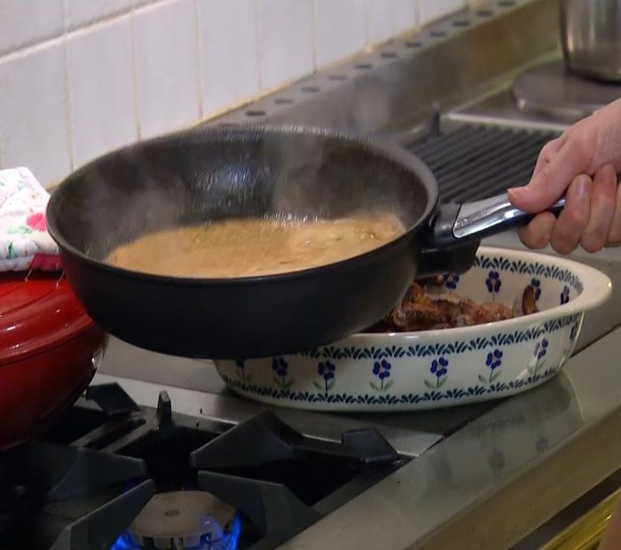 Телячья печень в винном соусе с шалфеем