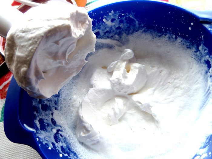 Сладкий суп с рисом, фруктами и ягодами