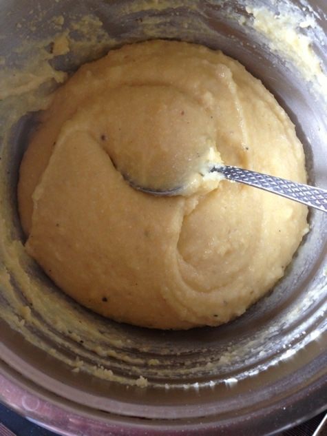 Закуска из поленты с козьим сыром и ароматными травами