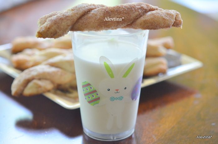 Печенье палочки с корицей