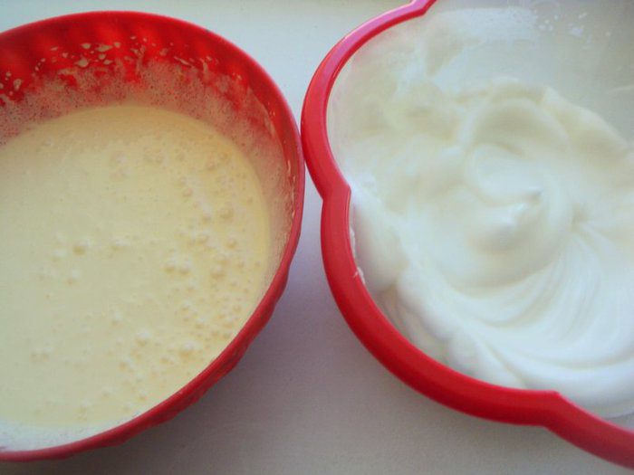 Пирог с яблоками и меренгой