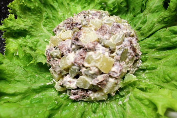 Салат мясной 