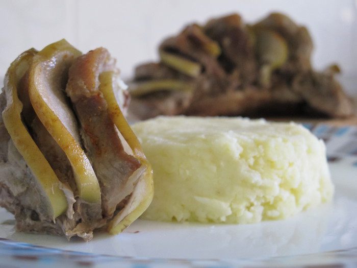 Свинина с яблоками