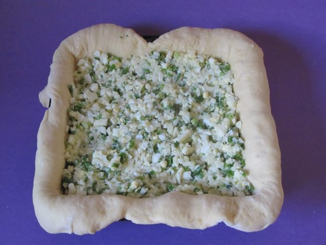 Пирог с яйцом, зеленым луком и рисом