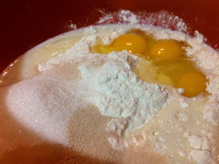 Сдобный кекс с маком и вяленой клюквой