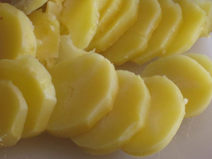 Фриттата с картофелем, мидиями и чоризо 