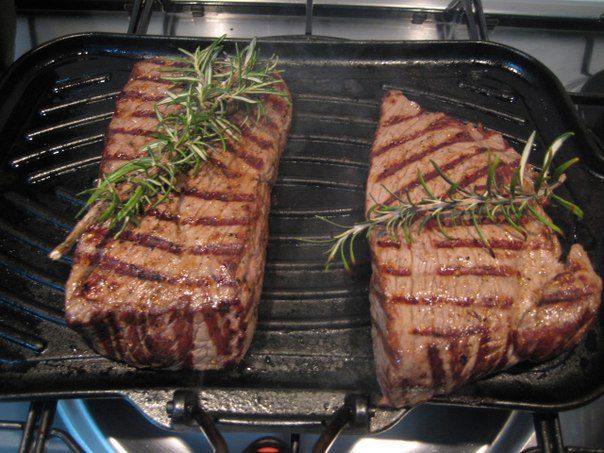 Стейк ферентино с овощами на гриле