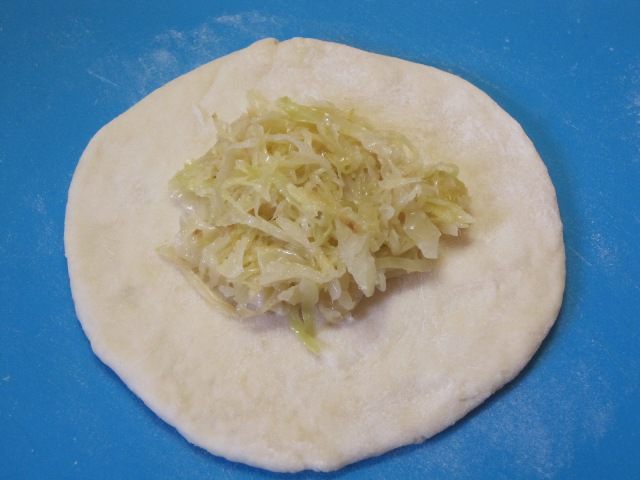 Постные лепешки с капустой