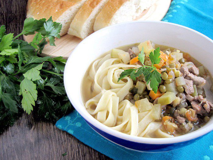 Мош угра, машевый суп с лапшой