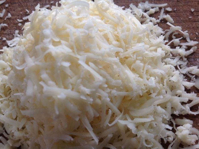 Стромболи с курицей, грибами и карамелизированным луком