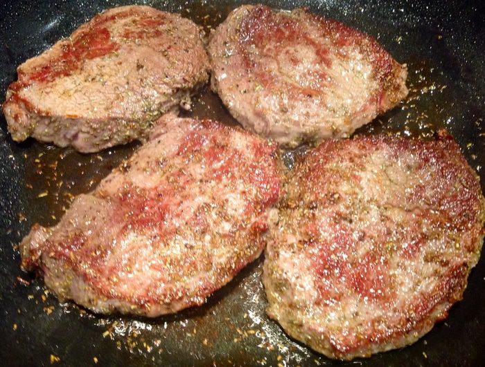 Говядина, тушенная с морковью