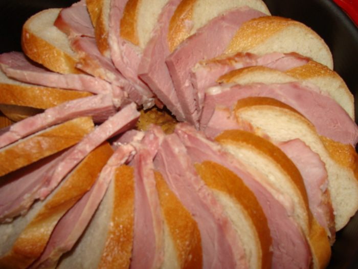 Яичный коблер с мясом и пряными вялеными помидорками